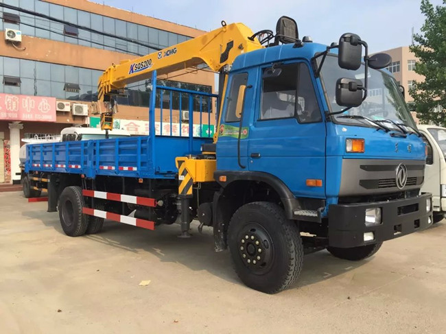 東風145隨車吊(可裝3.5噸~6.3噸吊機) 東風145隨車吊(可裝3.5噸~6.3噸吊機)