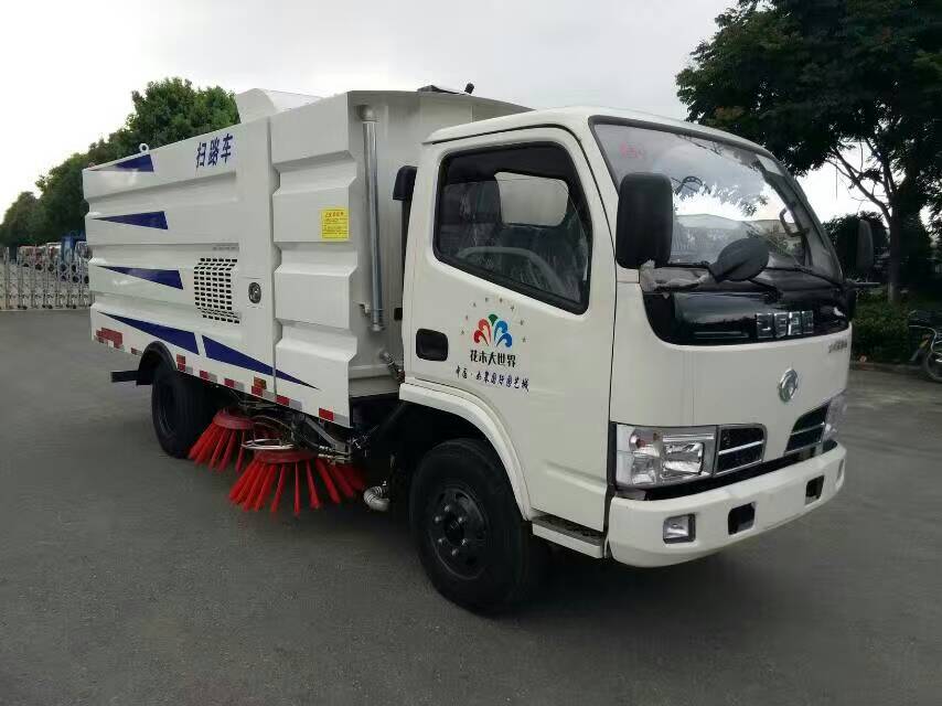 東風多利卡D6掃路車