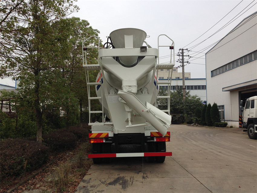 躍進(jìn)4方攪拌車 躍進(jìn)4方攪拌車