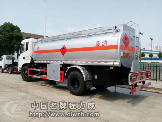 國五東風(fēng)12.5方運(yùn)油車 國五東風(fēng)12.5方運(yùn)油車