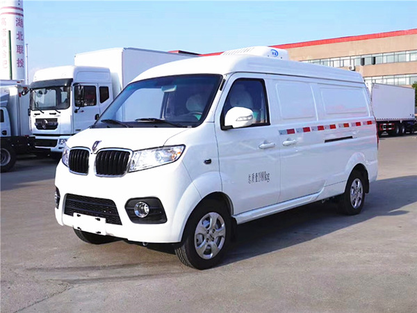 金杯小海獅X30L冷藏車