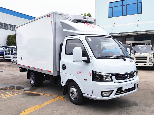 東風途逸柴油冷藏車