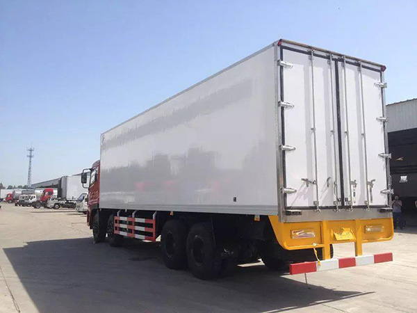 東風前四后八9.4米冷藏車 東風前四后八9.4米冷藏車