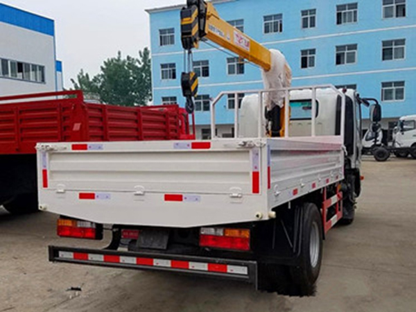 小型大運(yùn)3.2噸藍(lán)牌隨車吊 小型大運(yùn)3.2噸藍(lán)牌隨車吊