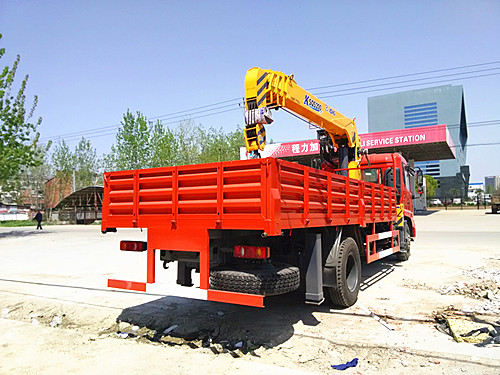 東風(fēng)天錦國(guó)五徐工6.3噸隨車吊 東風(fēng)天錦國(guó)五徐工6.3噸隨車吊