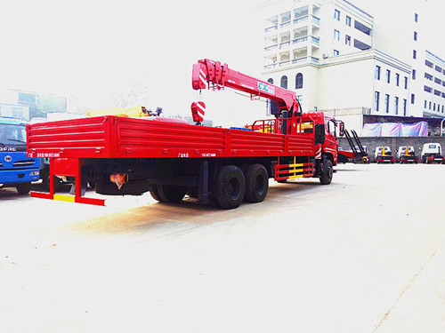 東風(fēng)國五后雙橋10噸隨車吊 東風(fēng)國五后雙橋10噸隨車吊