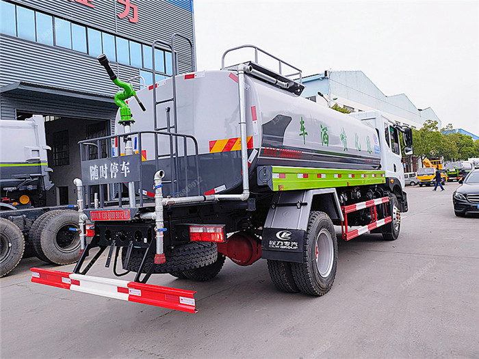 東風(fēng)多利卡D9灑水車 東風(fēng)多利卡D9灑水車