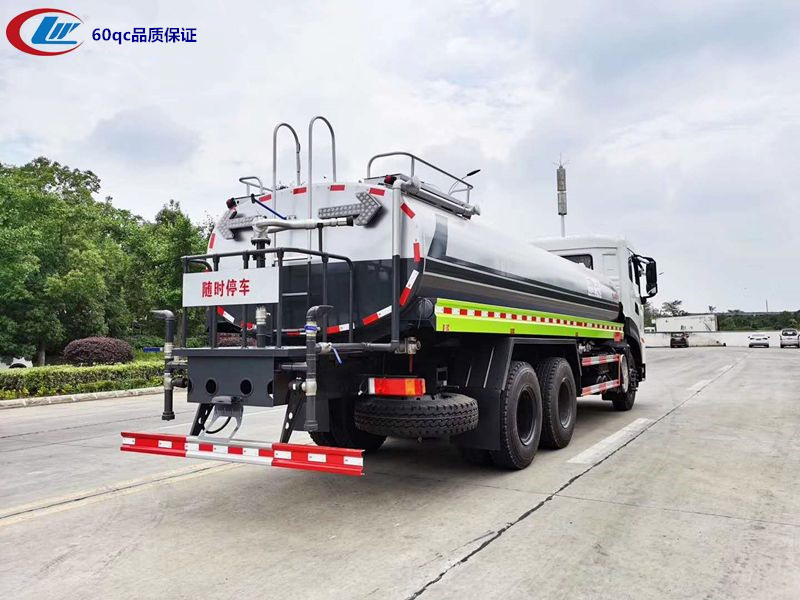 東風天龍后雙橋灑水車 東風天龍后雙橋灑水車