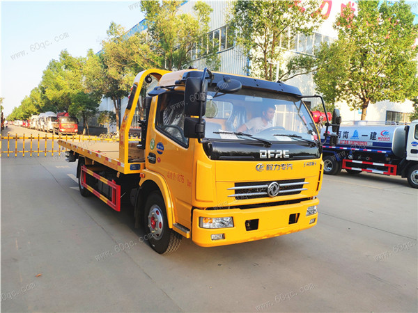 東風多利卡D7一拖二清障車