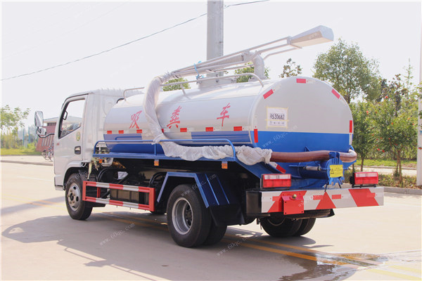 東風(fēng)5方吸糞車