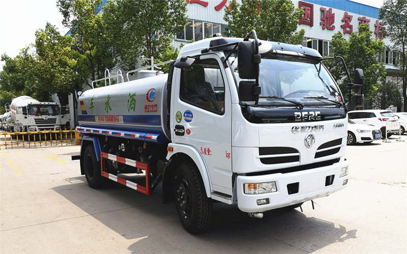 8噸灑水車(chē)