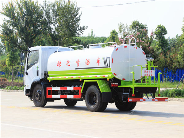 東風(fēng)福瑞卡9噸灑水車