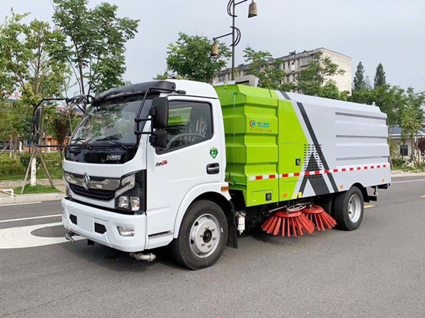 東風凱普特8方掃路車