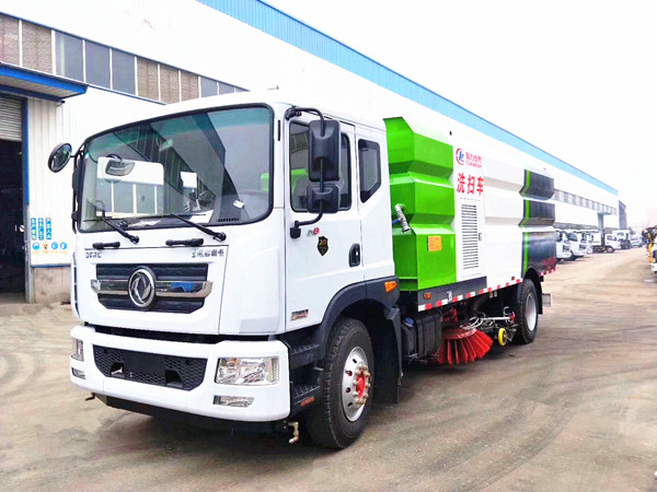 東風(fēng)多利卡15方洗掃車